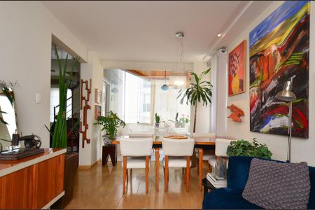 Sala de apartamento à venda com 2 quartos, 110m² em Carmo, Belo Horizonte