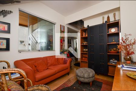 Sala de tv de apartamento à venda com 2 quartos, 110m² em Carmo, Belo Horizonte