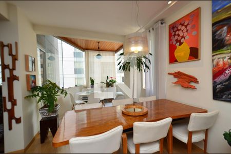 Sala de apartamento à venda com 2 quartos, 110m² em Carmo, Belo Horizonte