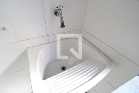 Área de Serviço de casa de condomínio para alugar com 3 quartos, 117m² em Jardim Inconfidência, Uberlândia