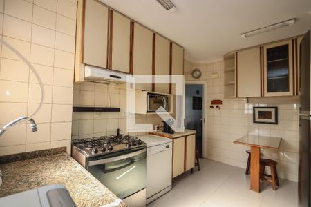 Cozinha de apartamento à venda com 4 quartos, 143m² em Jardim Colombo, São Paulo