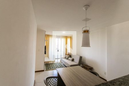 Sala de apartamento para alugar com 2 quartos, 65m² em Stiep, Salvador