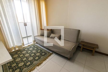 Sala de apartamento para alugar com 2 quartos, 65m² em Stiep, Salvador