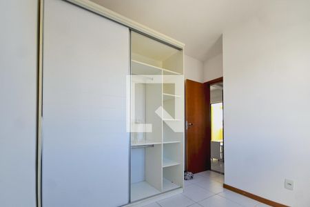 Quarto 1 de apartamento para alugar com 2 quartos, 76m² em Pituaçu, Salvador