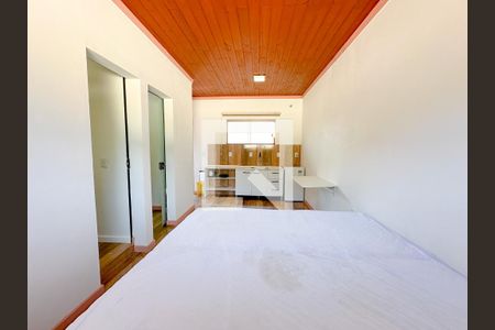 Sala/Quarto de apartamento para alugar com 1 quarto, 24m² em São João do Rio Vermelho, Florianópolis