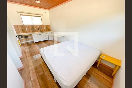 Sala/Quarto de apartamento para alugar com 1 quarto, 24m² em São João do Rio Vermelho, Florianópolis