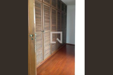 Casa à venda com 5 quartos, 405m² em Bosque da Saúde, São Paulo