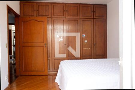 Casa à venda com 5 quartos, 405m² em Bosque da Saúde, São Paulo