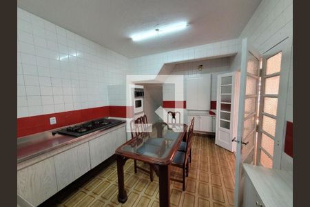 Casa à venda com 4 quartos, 240m² em Indianópolis, São Paulo