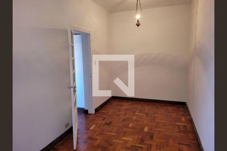 Casa à venda com 4 quartos, 240m² em Indianópolis, São Paulo