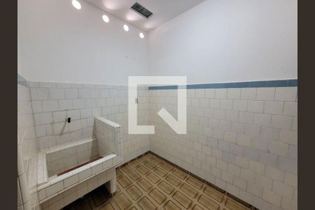 Casa à venda com 4 quartos, 240m² em Indianópolis, São Paulo