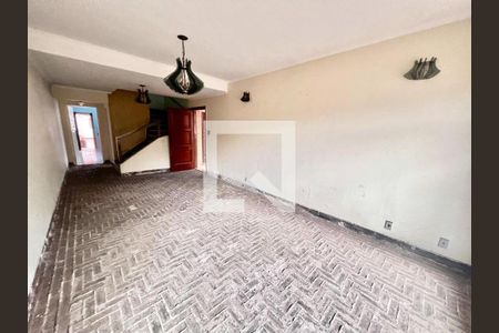 Casa à venda com 3 quartos, 213m² em Cidade Vargas, São Paulo