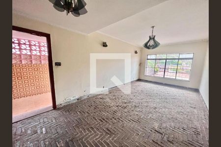 Casa à venda com 3 quartos, 213m² em Cidade Vargas, São Paulo