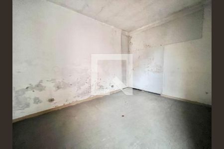 Casa à venda com 3 quartos, 213m² em Cidade Vargas, São Paulo