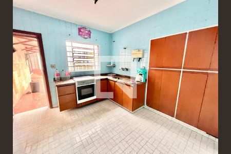 Casa à venda com 3 quartos, 213m² em Cidade Vargas, São Paulo