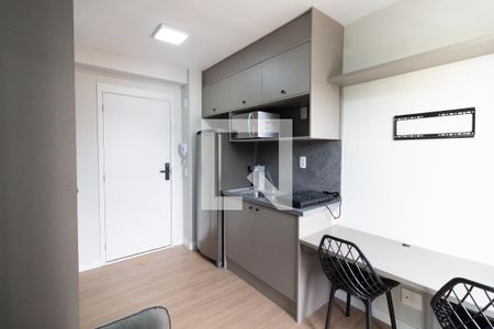 Sala - Cozinha de kitnet/studio para alugar com 1 quarto, 24m² em Vila Butantã, São Paulo