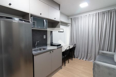 Sala - Cozinha de kitnet/studio para alugar com 1 quarto, 24m² em Vila Butantã, São Paulo