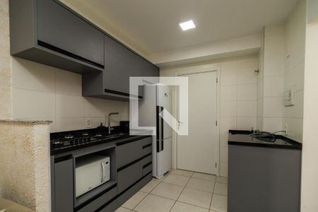 Cozinha de apartamento para alugar com 2 quartos, 32m² em Vila Ema, São Paulo