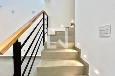 Escada de casa à venda com 3 quartos, 165m² em Vila da Saúde, São Paulo