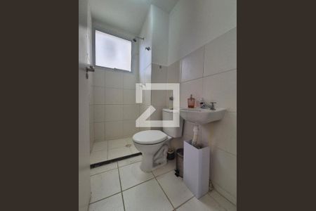 Banheiro de apartamento para alugar com 2 quartos, 58m² em Vargem Pequena, Rio de Janeiro