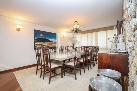 Sala de Jantar de casa à venda com 5 quartos, 750m² em Jardim Guedala, São Paulo