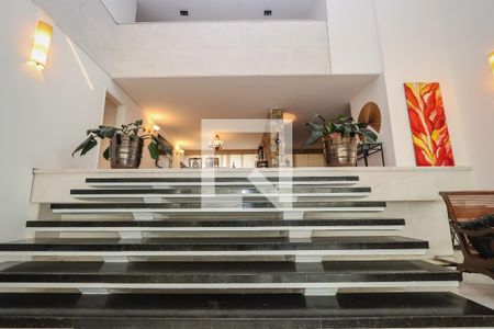 Escada de casa à venda com 5 quartos, 750m² em Jardim Guedala, São Paulo