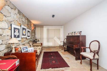 Sala do Piano de casa à venda com 5 quartos, 750m² em Jardim Guedala, São Paulo