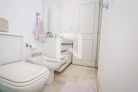 Banheiro da Suite 2 de casa à venda com 5 quartos, 750m² em Jardim Guedala, São Paulo