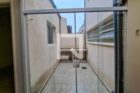 Quintal de casa à venda com 3 quartos, 104m² em Vila Monumento, São Paulo