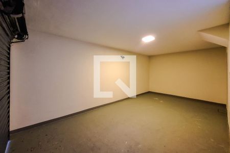 Garagem de casa à venda com 3 quartos, 104m² em Vila Monumento, São Paulo