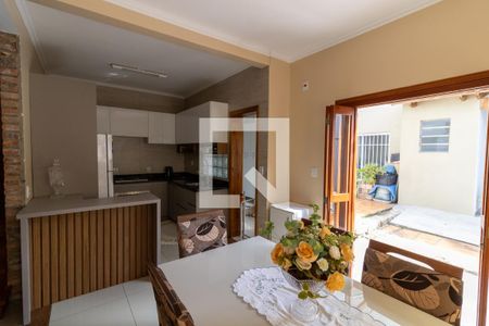 Sala de Jantar de casa à venda com 3 quartos, 210m² em São José, Porto Alegre