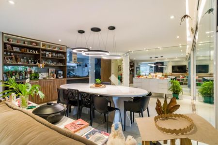 Sala de apartamento à venda com 4 quartos, 346m² em Vila Suzana, São Paulo