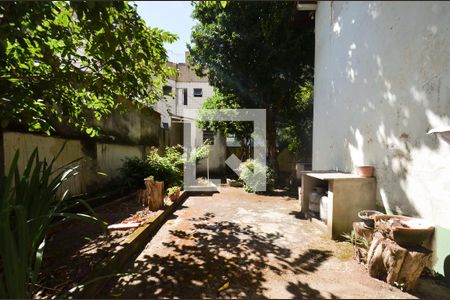 Casa à venda com 92m², 3 quartos e sem vagaQuintal
