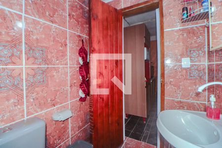 Banheiro de casa à venda com 5 quartos, 360m² em Sarandi, Porto Alegre