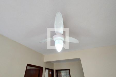 Sala de apartamento para alugar com 2 quartos, 54m² em Guilhermina, Praia Grande
