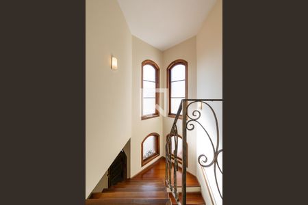 Escada de casa à venda com 4 quartos, 295m² em Jardim Oriental, São Paulo