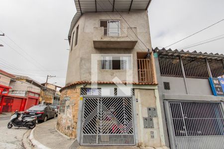 Fachada + Placa de casa para alugar com 2 quartos, 70m² em Jardim Ipanema(zona Leste), São Paulo