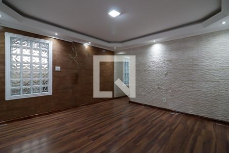 Casa 1 - Quarto 1 de casa à venda com 8 quartos, 250m² em Jardim Ipanema(zona Leste), São Paulo