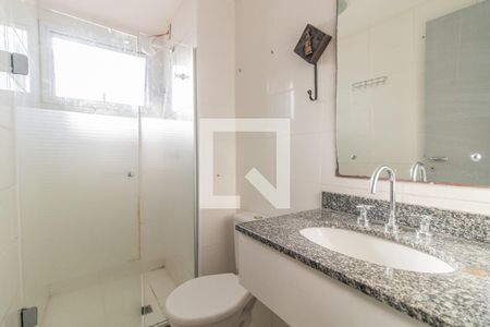 Banheiro de apartamento à venda com 2 quartos, 49m² em Cristal, Porto Alegre