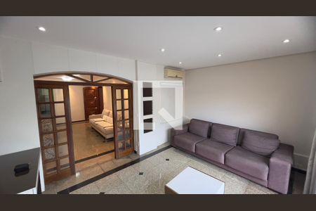 Sala de TV de casa para alugar com 3 quartos, 177m² em Alto de Pinheiros, São Paulo