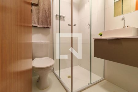 Banheiro de kitnet/studio para alugar com 1 quarto, 27m² em Vila Mazzei, São Paulo