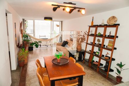 Sala de apartamento à venda com 2 quartos, 95m² em Cerqueira César, São Paulo