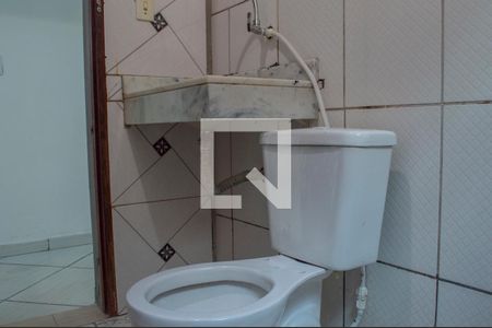 Banheiro de casa para alugar com 2 quartos, 100m² em Wanel Ville, Sorocaba
