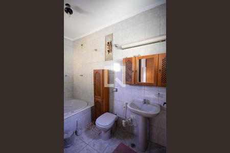 Banheiro do Quarto 1 de casa à venda com 3 quartos, 246m² em Vila Dom Pedro I, São Paulo
