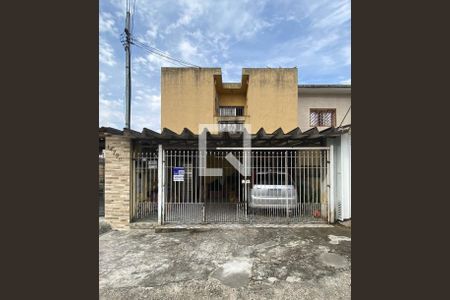 Fachada de casa à venda com 3 quartos, 246m² em Vila Dom Pedro I, São Paulo