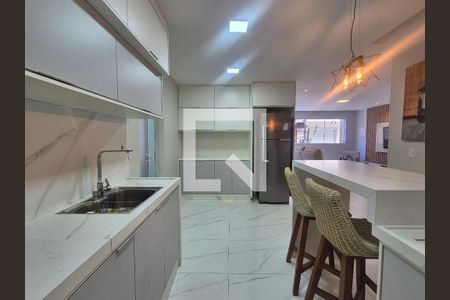 Cozinha de casa de condomínio para alugar com 2 quartos, 100m² em Recreio dos Bandeirantes, Rio de Janeiro