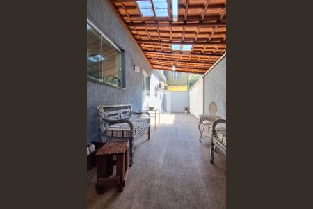 Quintal de casa à venda com 2 quartos, 105m² em Fonseca, Niterói