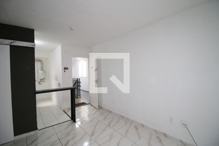 Sala de apartamento para alugar com 2 quartos, 50m² em Brás de Pina, Rio de Janeiro