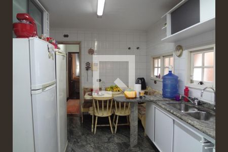 Casa à venda com 3 quartos, 271m² em Vila Mariana, São Paulo