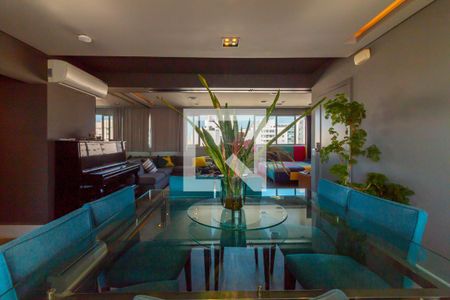 Sala de apartamento à venda com 3 quartos, 144m² em Moema, São Paulo